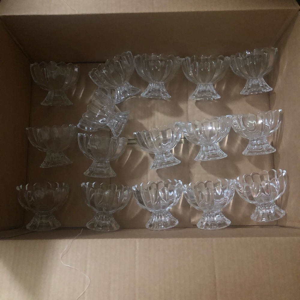 Set of 8 Crate & Barrel Glass Tulip Ice Cream Bowls